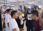 Tim Gabungan Disdag Tata Ulang Pedagang Fase VII Pasar Raya Padang