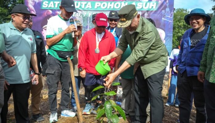 Penanamam 1 Juta Pohon, Bukit Karamuntiang Kebun Percobaan Faperta Unand Makin Hijau