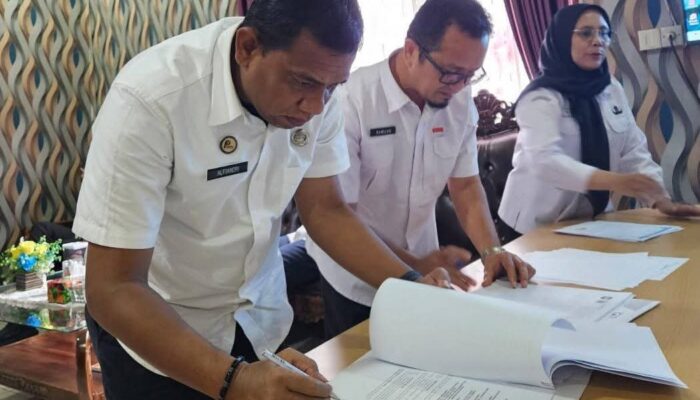 7 Kepala OPD Dharmasraya Teken MoU dengan Dinas Dukcapil, Data by Name by Address