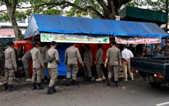 Puluhan Pedagang di Jalan Sutoyo Batusangkar Direlokasi ke Komplek Benteng Van der Capellen