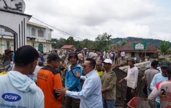 Semarak Ramadhan: Seribu Warga Baruah Bukik Bersama Bupati Tanah Datar Goro Bangun Fasilitas Masjid Nurul Falah