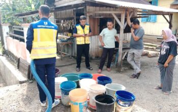 Terdampak Kemarau: Pemkab Dharmasraya Salurkan 64.000 Liter Air Bersih Setiap Hari 