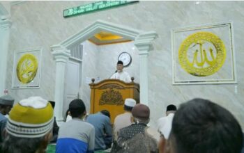 Tarawih Perdana di Masjid Muhajirin, Gubernur Ajak Warga Jaga Kebersamaan dan Silaturahmi