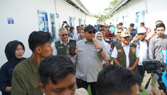 Andre Rosiade Apresiasi Dony Oskaria, Danantara Bangun Ratusan Huntara Korban Bencana di Sumbar