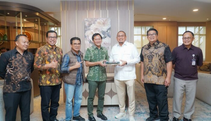 Andre Rosiade dan Pejabat Pemprov Sumbar Bertemu Dirut KAI, Bahas Flyover Padang Luar hingga Jalur Penyelamatan Koto Baru