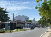 Viral! Ngaku Juru Parkir, Mobil Pengunjung Pantai Padang Dilempari Batu