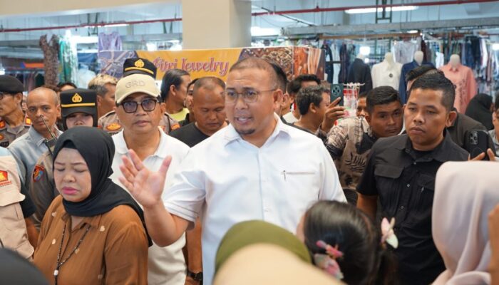 Andre Rosiade dan Fraksi Gerindra DPRD Padang Tinjau Pasar Raya Fase VII, Temukan Pungli dan Pedagang Mengeluh Sepi