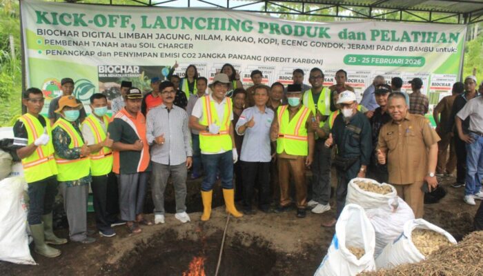 Manfaatkan Limbah Jagung, Nilam, Kopi: Bupati Pasbar Apresiasi Biochor Digital Produk Koperasi Produsen Hidup Basamo Sepakat
