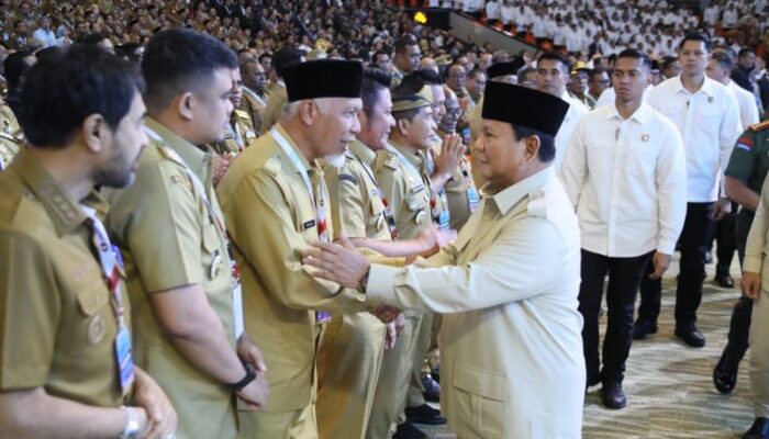 Bersalaman dengan Presiden, Gubernur Sumbar Ucapkan Terima Kasih