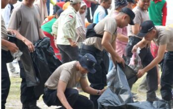 Indonesia ASRI 2026: Polres Agam, TNI dan Pemkab Bersihkan Pantai Tiku